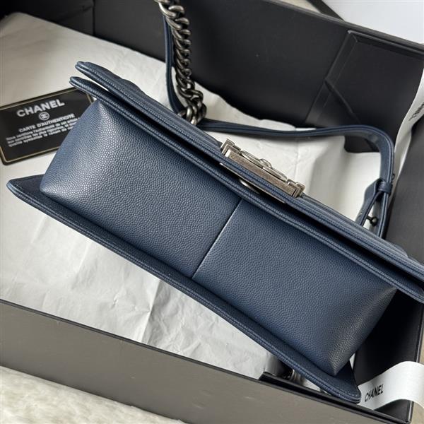 2026127214239652 700